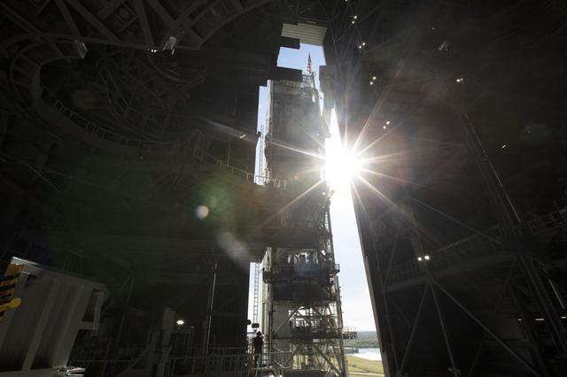 NASA image: ML Moves Toward Exploration Mission 1 roll into the VAB HB-3