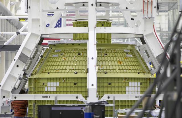 NASA image: EM-2 Pressure Vessel in Bird Cage in the O&C