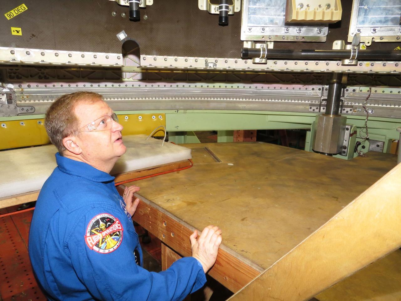 NASA’s Eric Boe is one of three astronauts who will fly on Boeing’s CST-100 Starliner in an upcoming Crew Flight Test to the International Space Station. Boe, along with fellow commercial crew astronauts Nicole Mann and Chris Ferguson, recently toured Boeing’s spacecraft testing facilities in Huntington Beach and El Segundo, Calif. Structural testing in Huntington Beach confirms the spacecraft can withstand the pressures it will experience during flight. Environmental qualification testing in El Segundo ensures the spacecraft can withstand the extreme environments of space.