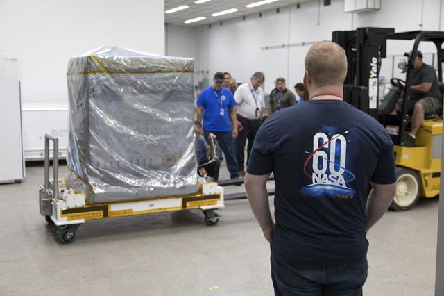 NASA image: RRM3 Move from SSPF to PHSF