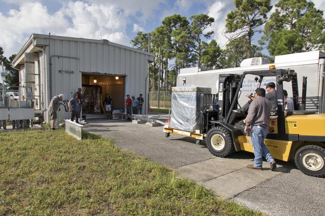 NASA image: RRM3 Move from SSPF to PHSF