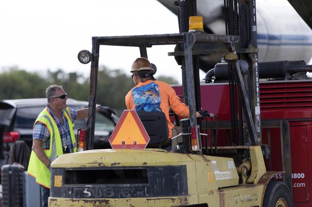 NASA image: Orion EM-1 European Service Module Arrival at SLF