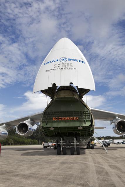 NASA image: Orion EM-1 European Service Module Arrival at SLF