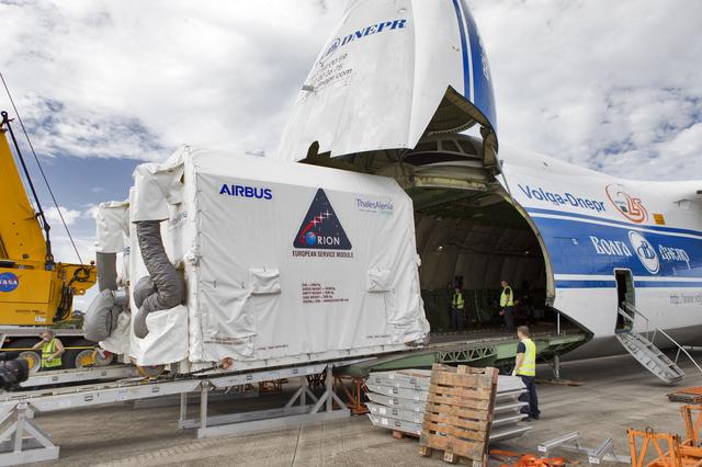 NASA image: Orion EM-1 European Service Module Arrival at SLF