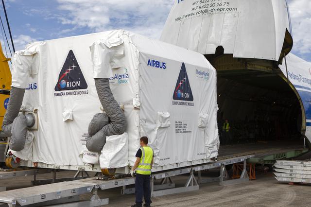 NASA image: Orion EM-1 European Service Module Arrival at SLF