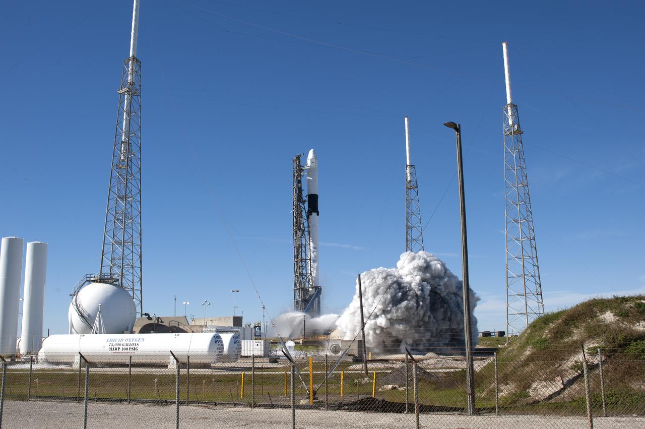 The two-stage Falcon 9 launch vehicle lifts off Space Launch Complex 40 at Cape Canaveral Air Force Station carrying the SpaceX’s Dragon resupply spacecraft to the International Space Station. Liftoff was at 1:16 p.m. EST, Dec. 5, 2018. On its 16th commercial resupply services mission to the space station, Dragon will deliver several science investigations to the space station, including the Global Ecosystem Dynamics Investigation lidar (GEDI). GEDI will provide high-quality laser ranging observations of the Earth’s forests and topography required to advance the understanding of important carbon and water cycling processes, biodiversity and habitat.