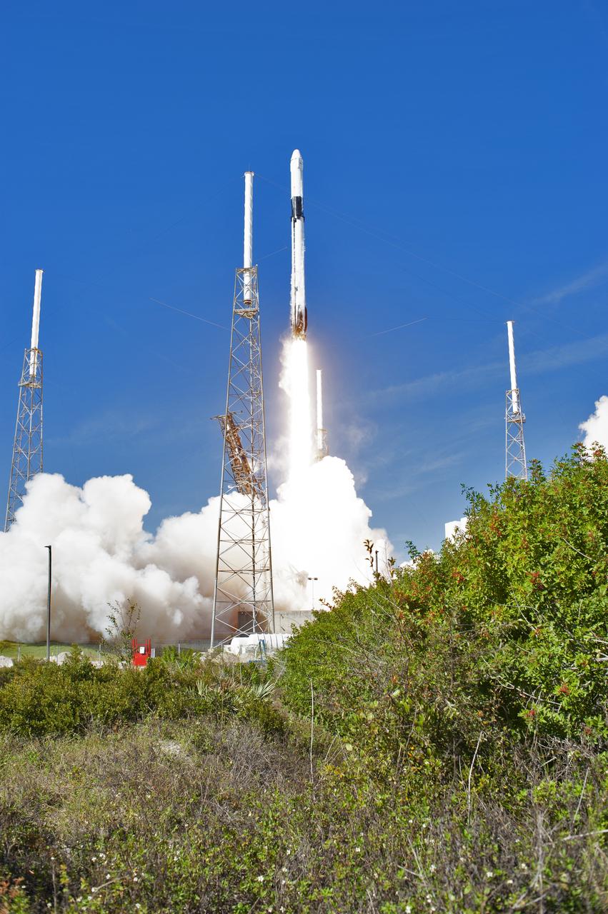 The two-stage Falcon 9 launch vehicle lifts off Space Launch Complex 40 at Cape Canaveral Air Force Station carrying the SpaceX’s Dragon resupply spacecraft to the International Space Station. Liftoff was at 1:16 p.m. EST, Dec. 5, 2018. On its 16th commercial resupply services mission to the space station, Dragon will deliver several science investigations to the space station, including the Global Ecosystem Dynamics Investigation lidar (GEDI). GEDI will provide high-quality laser ranging observations of the Earth’s forests and topography required to advance the understanding of important carbon and water cycling processes, biodiversity and habitat.