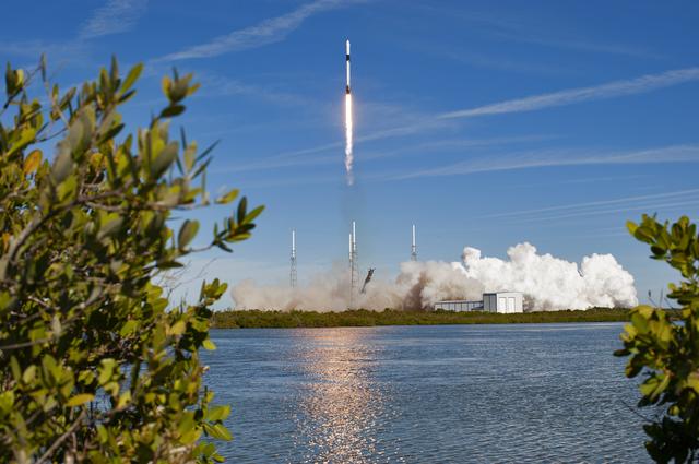 NASA image: SpaceX CRS-16 Liftoff 
