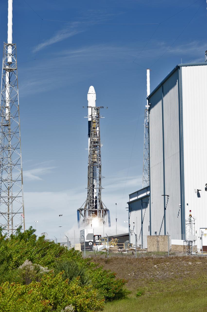 The two-stage Falcon 9 launch vehicle lifts off Space Launch Complex 40 at Cape Canaveral Air Force Station carrying the SpaceX’s Dragon resupply spacecraft to the International Space Station. Liftoff was at 1:16 p.m. EST, Dec. 5, 2018. On its 16th commercial resupply services mission to the space station, Dragon will deliver several science investigations to the space station, including the Global Ecosystem Dynamics Investigation lidar (GEDI). GEDI will provide high-quality laser ranging observations of the Earth’s forests and topography required to advance the understanding of important carbon and water cycling processes, biodiversity and habitat.