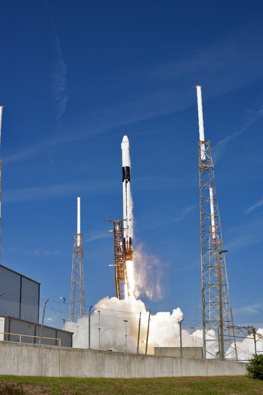 The two-stage Falcon 9 launch vehicle lifts off Space Launch Complex 40 at Cape Canaveral Air Force Station carrying the SpaceX’s Dragon resupply spacecraft to the International Space Station. Liftoff was at 1:16 p.m. EST, Dec. 5, 2018. On its 16th commercial resupply services mission to the space station, Dragon will deliver several science investigations to the space station, including the Global Ecosystem Dynamics Investigation lidar (GEDI). GEDI will provide high-quality laser ranging observations of the Earth’s forests and topography required to advance the understanding of important carbon and water cycling processes, biodiversity and habitat.
