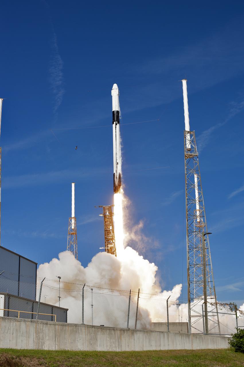 The two-stage Falcon 9 launch vehicle lifts off Space Launch Complex 40 at Cape Canaveral Air Force Station carrying the SpaceX’s Dragon resupply spacecraft to the International Space Station. Liftoff was at 1:16 p.m. EST, Dec. 5, 2018. On its 16th commercial resupply services mission to the space station, Dragon will deliver several science investigations to the space station, including the Global Ecosystem Dynamics Investigation lidar (GEDI). GEDI will provide high-quality laser ranging observations of the Earth’s forests and topography required to advance the understanding of important carbon and water cycling processes, biodiversity and habitat.