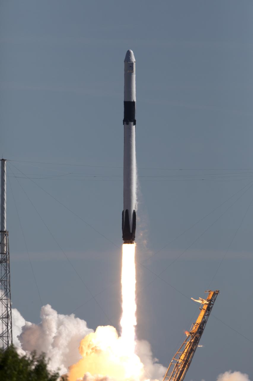 The two-stage Falcon 9 launch vehicle lifts off Space Launch Complex 40 at Cape Canaveral Air Force Station carrying the SpaceX’s Dragon resupply spacecraft to the International Space Station. Liftoff was at 1:16 p.m. EST, Dec. 5, 2018. On its 16th commercial resupply services mission to the space station, Dragon will deliver several science investigations to the space station, including the Global Ecosystem Dynamics Investigation lidar (GEDI). GEDI will provide high-quality laser ranging observations of the Earth’s forests and topography required to advance the understanding of important carbon and water cycling processes, biodiversity and habitat.