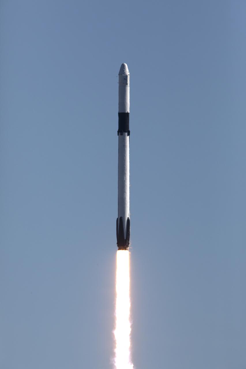 The two-stage Falcon 9 launch vehicle lifts off Space Launch Complex 40 at Cape Canaveral Air Force Station carrying the SpaceX’s Dragon resupply spacecraft to the International Space Station. Liftoff was at 1:16 p.m. EST, Dec. 5, 2018. On its 16th commercial resupply services mission to the space station, Dragon will deliver several science investigations to the space station, including the Global Ecosystem Dynamics Investigation lidar (GEDI). GEDI will provide high-quality laser ranging observations of the Earth’s forests and topography required to advance the understanding of important carbon and water cycling processes, biodiversity and habitat.