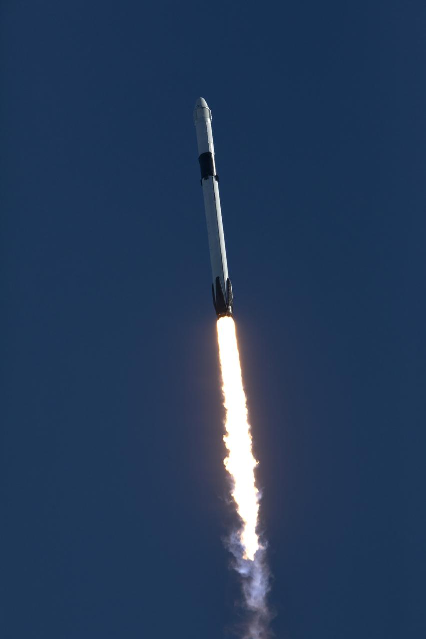 The two-stage Falcon 9 launch vehicle lifts off Space Launch Complex 40 at Cape Canaveral Air Force Station carrying the SpaceX’s Dragon resupply spacecraft to the International Space Station. Liftoff was at 1:16 p.m. EST, Dec. 5, 2018. On its 16th commercial resupply services mission to the space station, Dragon will deliver several science investigations to the space station, including the Global Ecosystem Dynamics Investigation lidar (GEDI). GEDI will provide high-quality laser ranging observations of the Earth’s forests and topography required to advance the understanding of important carbon and water cycling processes, biodiversity and habitat.