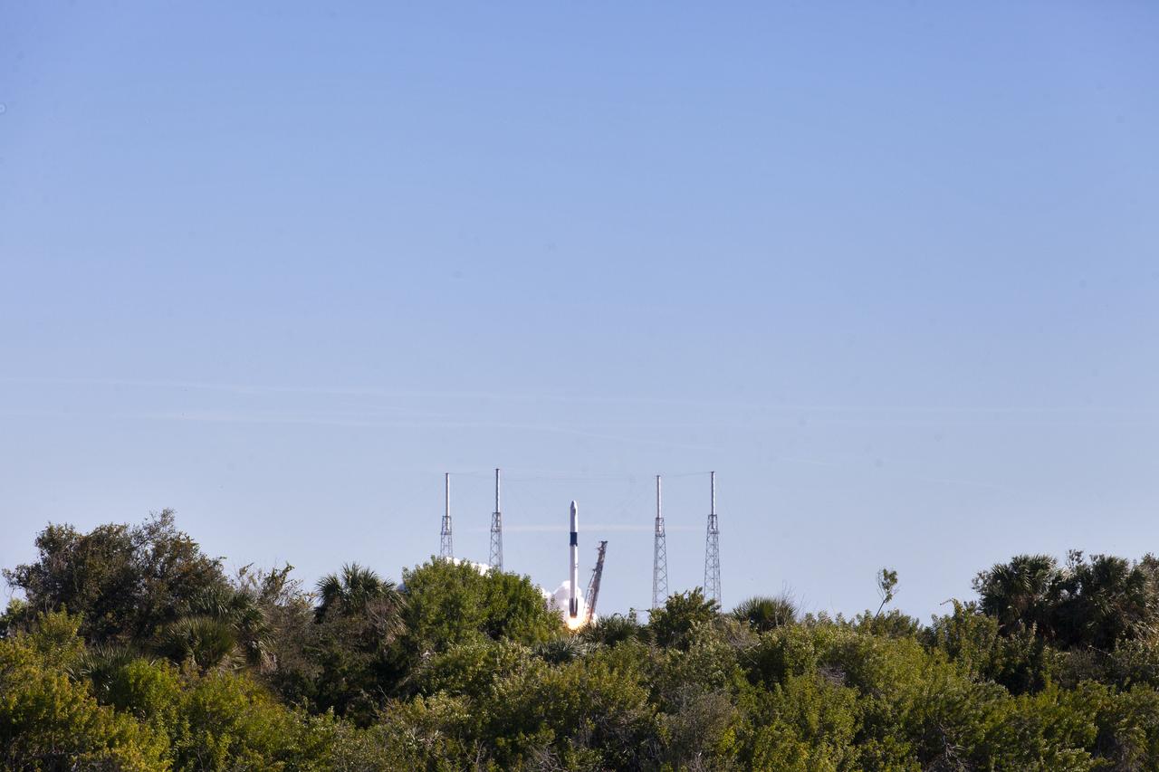 The two-stage Falcon 9 launch vehicle lifts off Space Launch Complex 40 at Cape Canaveral Air Force Station carrying the SpaceX’s Dragon resupply spacecraft to the International Space Station. Liftoff was at 1:16 p.m. EST, Dec. 5, 2018. On its 16th commercial resupply services mission to the space station, Dragon will deliver several science investigations to the space station, including the Global Ecosystem Dynamics Investigation lidar (GEDI). GEDI will provide high-quality laser ranging observations of the Earth’s forests and topography required to advance the understanding of important carbon and water cycling processes, biodiversity and habitat.