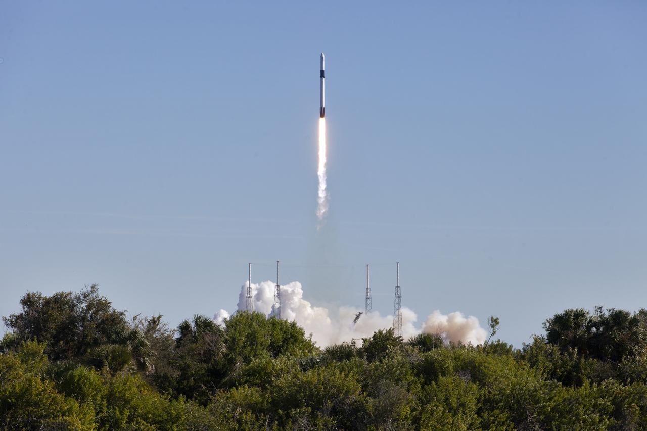 The two-stage Falcon 9 launch vehicle lifts off Space Launch Complex 40 at Cape Canaveral Air Force Station carrying the SpaceX’s Dragon resupply spacecraft to the International Space Station. Liftoff was at 1:16 p.m. EST, Dec. 5, 2018. On its 16th commercial resupply services mission to the space station, Dragon will deliver several science investigations to the space station, including the Global Ecosystem Dynamics Investigation lidar (GEDI). GEDI will provide high-quality laser ranging observations of the Earth’s forests and topography required to advance the understanding of important carbon and water cycling processes, biodiversity and habitat.