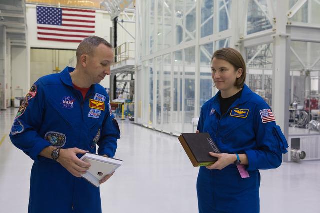 NASA image: Randy Bresnik and Kayla Barron in O&C and LASF