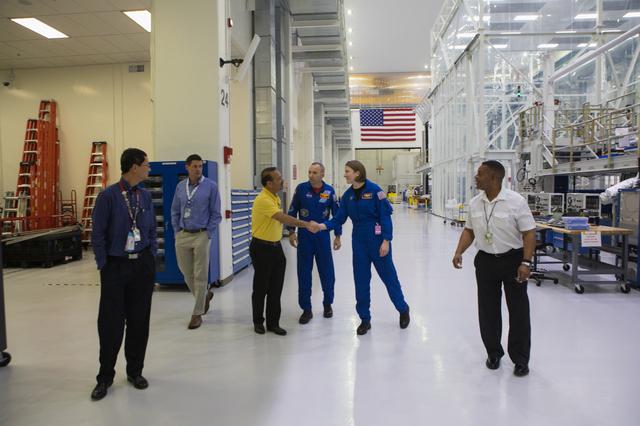 NASA image: Randy Bresnik and Kayla Barron in O&C and LASF