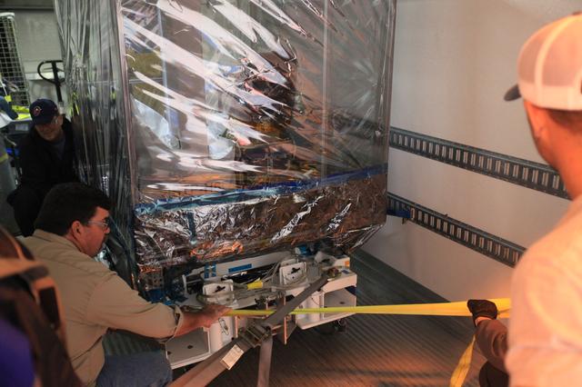 NASA image: CRS-17 Payload STP-H6 move to SpaceX