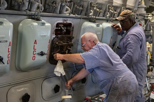 Crawler Engine Maintenance CT-2