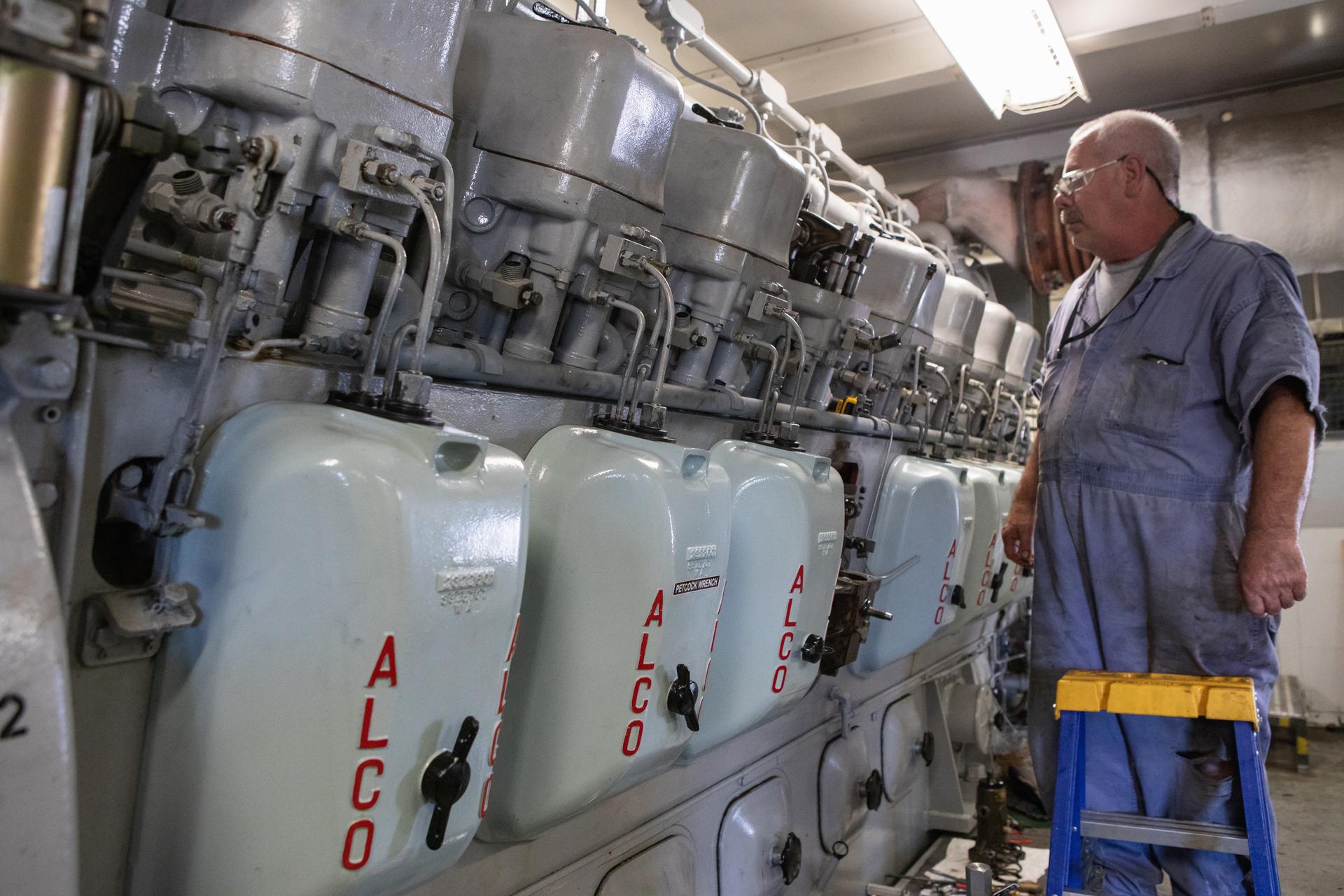 Crawler Engine Maintenance CT-2