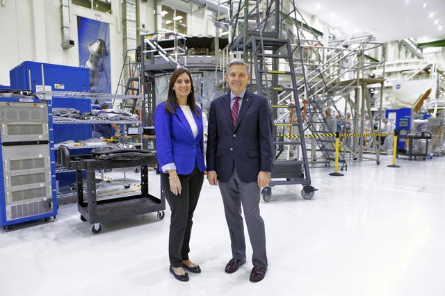 NASA image: Lieutenant Governor of Florida tours O&C with Center Director Bo