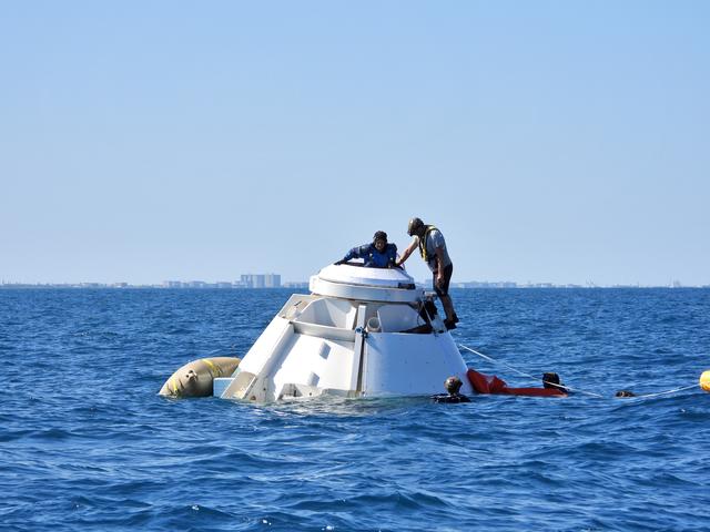 NASA image: Starliner Astronaut Water Rescue Training