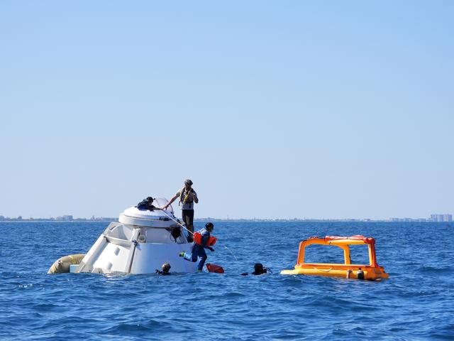 NASA image: Starliner Astronaut Water Rescue Training