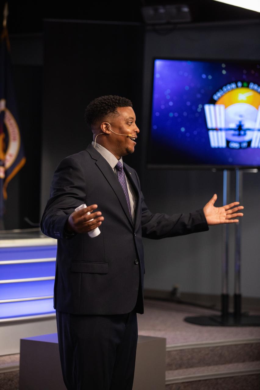 Derrick Matthews, moderator with NASA Communications, concludes a What’s On Board science briefing to NASA Social participants at the agency’s Kennedy Space Center in Florida on April 29, 2019. The briefing was held for SpaceX’s 17th Commercial Resupply Services (CRS-17) mission to the International Space Station. The SpaceX Falcon 9 rocket and Dragon cargo module are scheduled to launch no earlier than May 3, 2019, from Space Launch Complex 40 on Cape Canaveral Air Force Station in Florida.