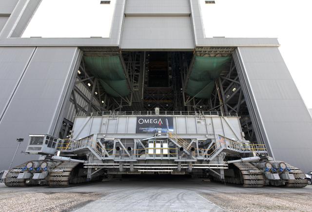 NASA image: Crawler Clears VAB's Highbay 2 for Commercial Partner