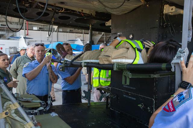 NASA image: KSC Triage Site Familiarization and Briefing