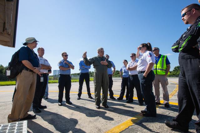 NASA image: KSC Triage Site Familiarization and Briefing