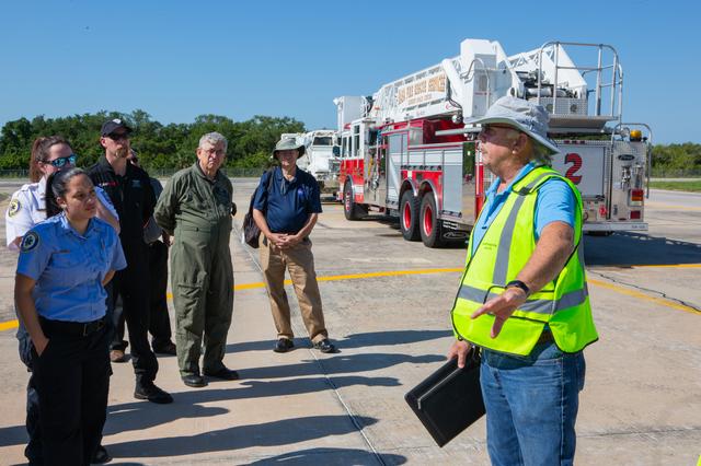 NASA image: KSC Triage Site Familiarization and Briefing