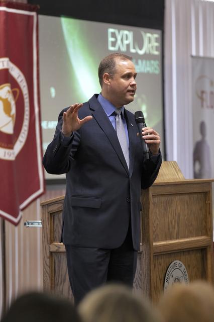 NASA image: NASA Adiminstrator Jim Bridenstine visits FIT