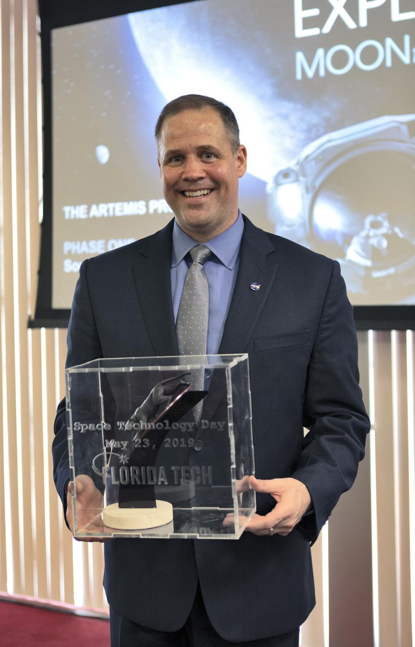 NASA Administrator Jim Bridenstine poses at Florida Institute of Technology on Thursday, May 23, 2019. Bridenstine delivered the keynote address at the Melbourne, FL campus during the university’s Space Technology Day. Among the key topics Bridenstine discussed was NASA’s Artemis missions to the Moon, including the lunar Gateway, which will serve as an orbiting outpost for astronauts.