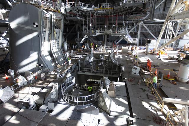 NASA image: Core Stage Engine Platform Installation on Mobile Launcher