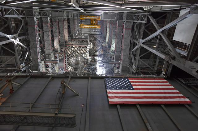 NASA image: Core Stage Engine Platform Installation on Mobile Launcher