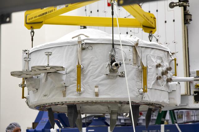 NASA image: CRS-18 IDA-3 Installation into SpaceX Falcon 9 Trunk