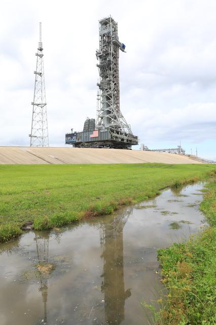 NASA image: Mobile Launcher Move to Pad