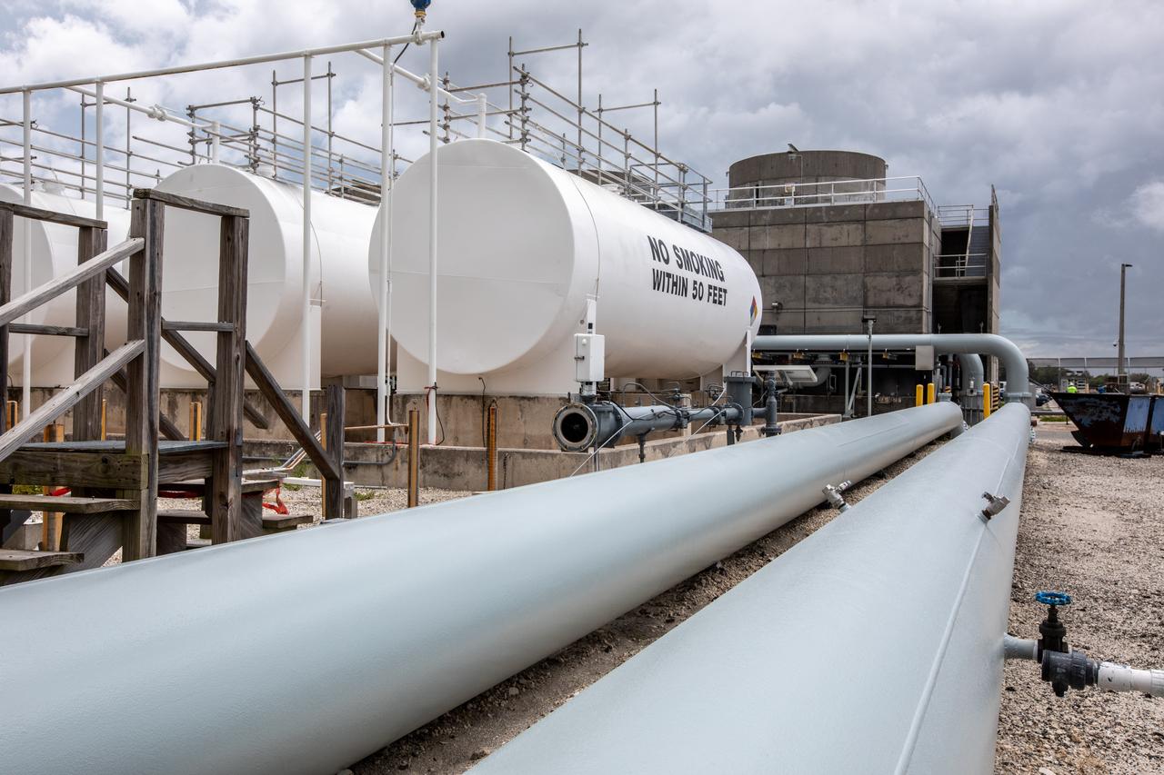 A photograph taken July 24, 2019, shows new tanks and piping were installed outside of the Utility Annex near the Vehicle Assembly (VAB) Building at NASA’s Kennedy Space Center in Florida. The Utility Annex, which provides 8,000 gallons of chilled water per minute to the VAB and other facilities in the Launch Complex 39 area, is being upgraded and repaired. The facility also contains boilers necessary to provide hot water to the VAB. The center’s Engineering Directorate is making the repairs and upgrades to the facility to prepare for the agency’s Artemis missions to the Moon and on to Mars.