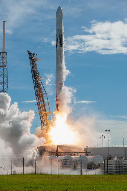 NASA image: SpaceX CRS-18 Liftoff