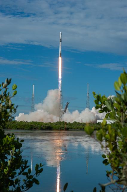 NASA image: SpaceX CRS-18 Liftoff