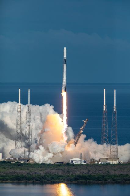 NASA image: Live Coverage of SpaceX CRS-18 Launch to the International Space