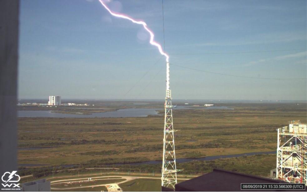 NASA image: Lightning Strikes at Pad 39B