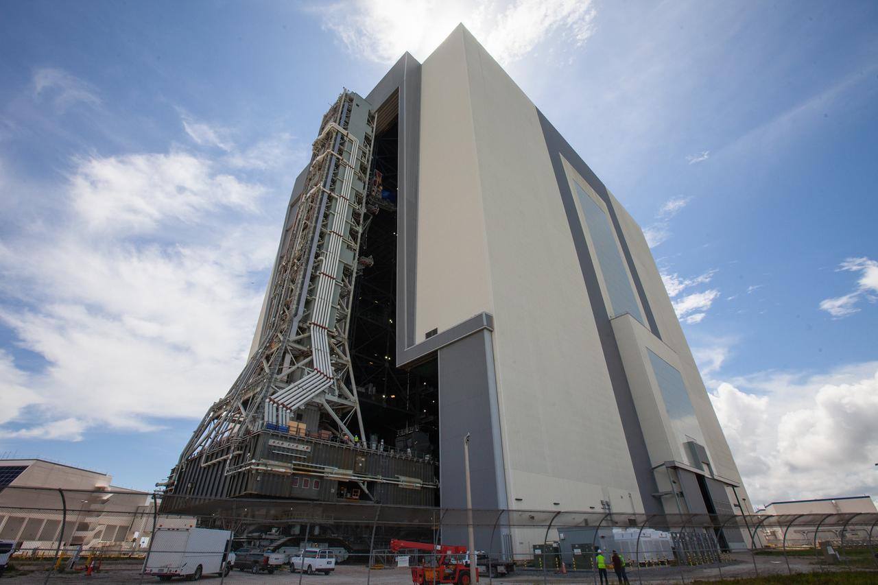 Exploration Ground Systems teams at NASA’s Kennedy Space Center in Florida take precautions to protect Artemis ground support equipment in advance of Hurricane Dorian. On Aug. 30, 2019, crawler-transporter 2 moved the mobile launcher (ML) from its current position at Launch Pad 39B to inside the Vehicle Assembly Building. In its final phases of development, the ML stands nearly 400 feet tall and is needed to assemble, process and launch NASA’s powerful Space Launch System rocket and Orion spacecraft on missions to the Moon and Mars.