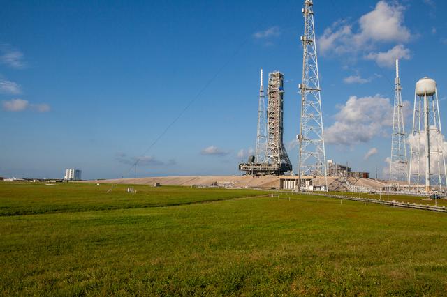 NASA image: Mobile Launcher Back to Pad 39B