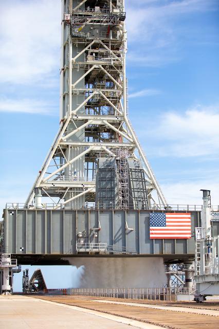 NASA image: Nominal Wet Flow Test at Pad 39B