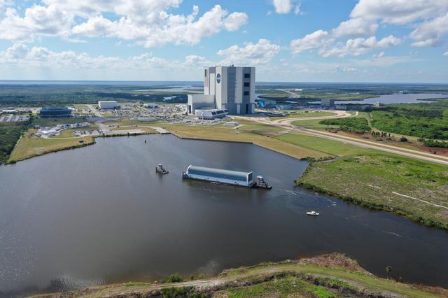 NASA image: SLS Core Stage Pathfinder Barge Arrives at KSC 