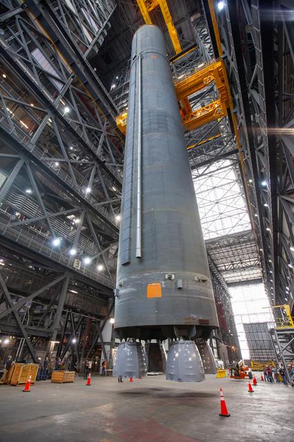 NASA image: Core Stage Pathfinder Training Month - Lift into High Bay 3