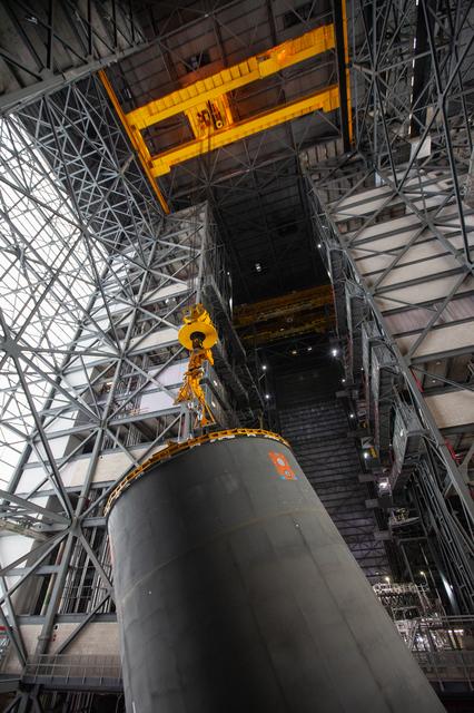 NASA image: Core Stage Pathfinder Training Month - Lift into High Bay 3